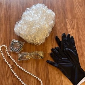 Grandma's wig + accessories